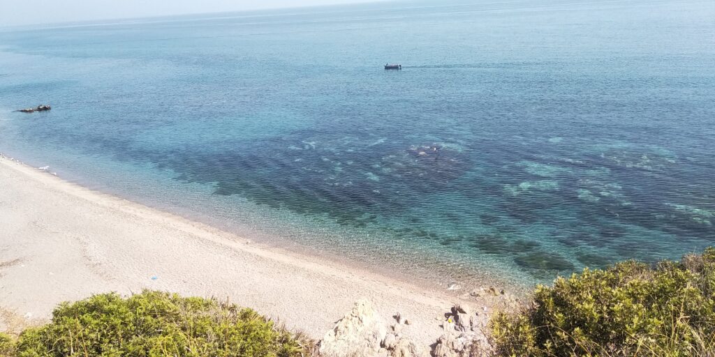 Yellow stone beach oued laou